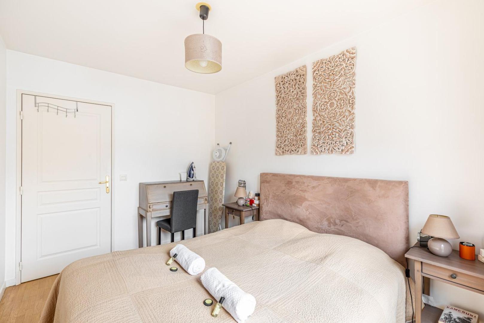 Guestready - Red Letters In Appartement Montrouge