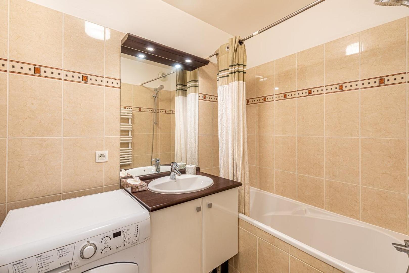 Guestready - Red Letters In Appartement *